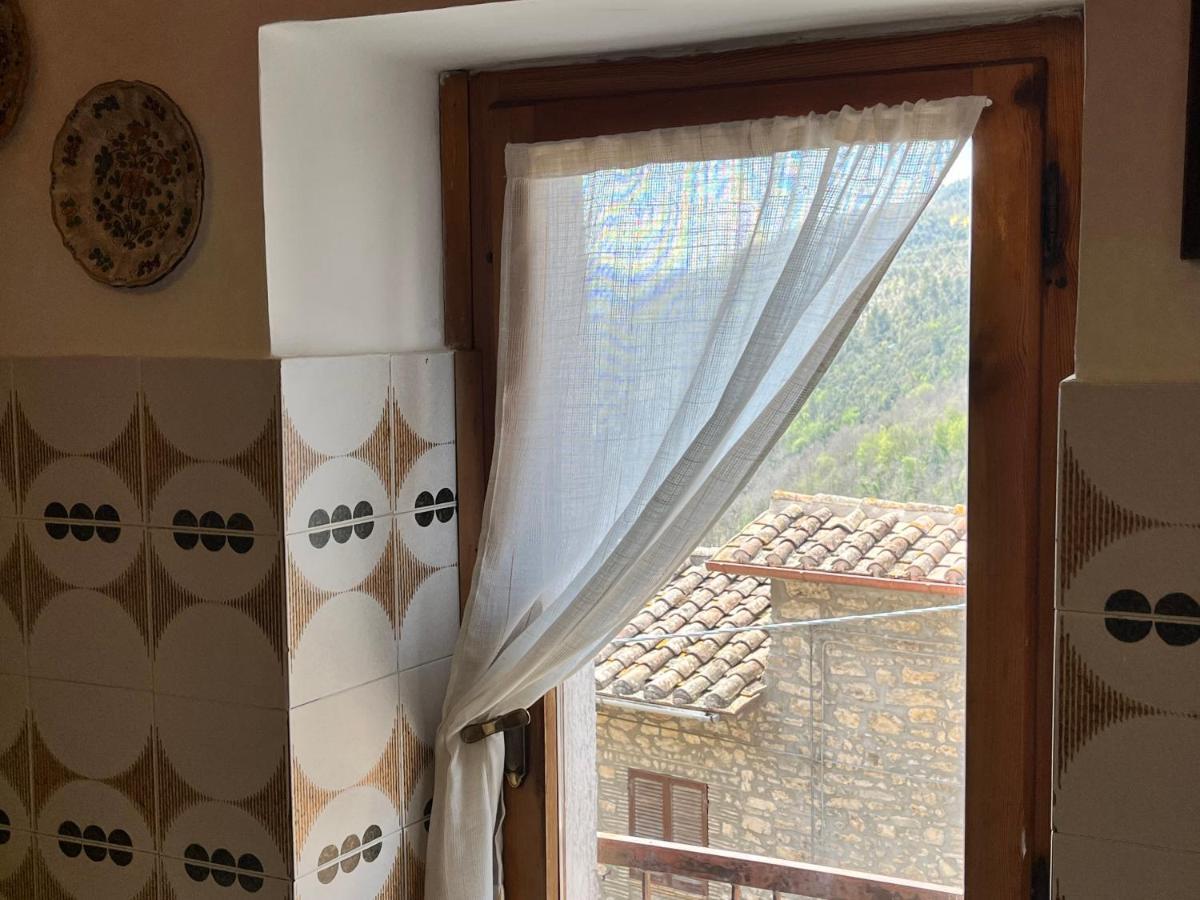 Appartamento A Valle San Martino Di Сполето Екстериор снимка