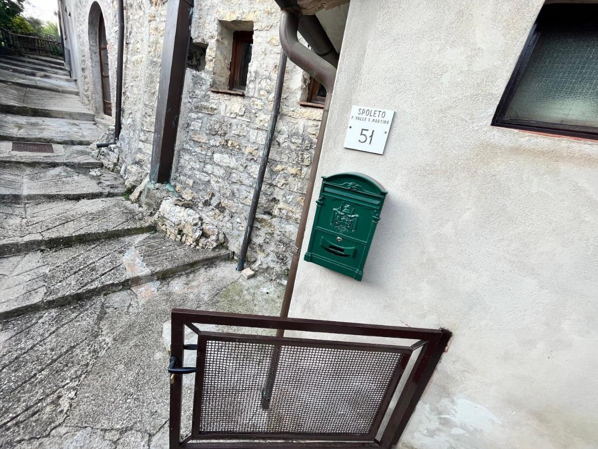 Appartamento A Valle San Martino Di Сполето Екстериор снимка