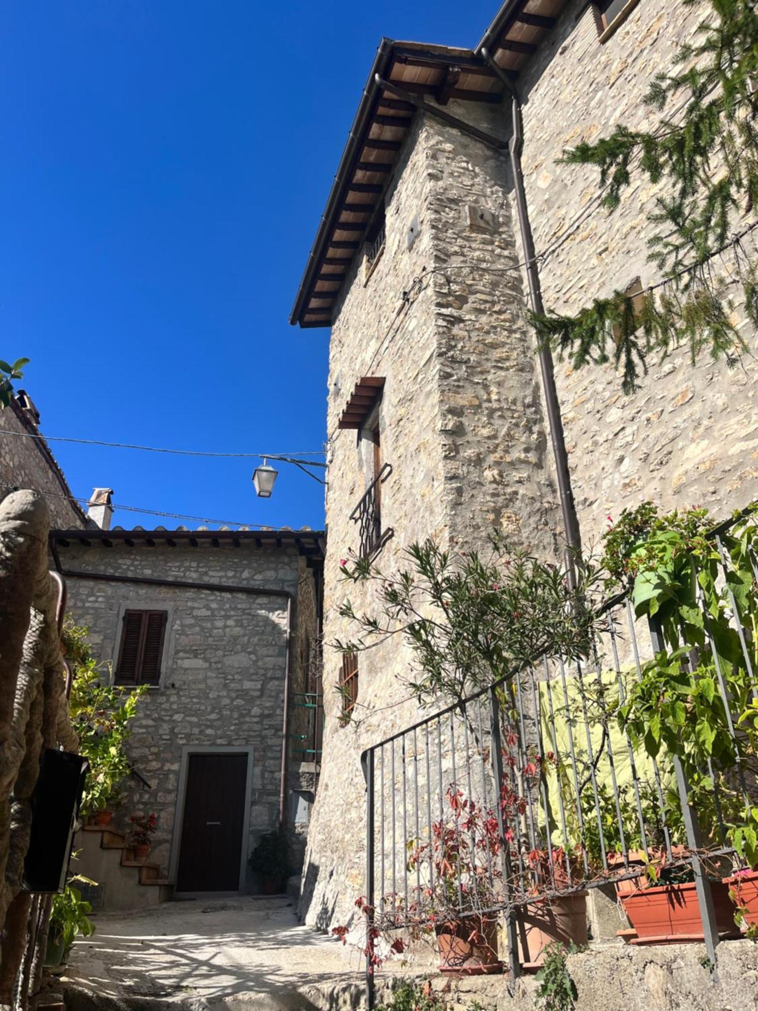 Appartamento A Valle San Martino Di Сполето Екстериор снимка